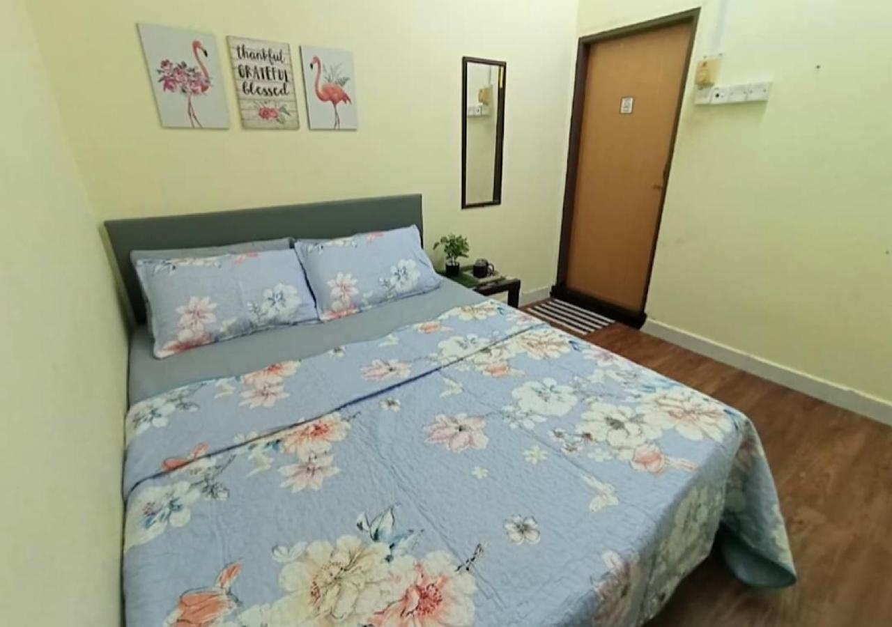 Roomstay Kuala Nerus Gated Parking - 6M To Beach & 15M To Drawbridge Куала-Тренгану Екстер'єр фото