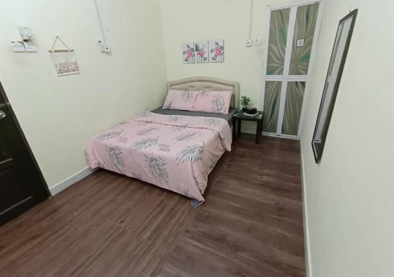 Roomstay Kuala Nerus Gated Parking - 6M To Beach & 15M To Drawbridge Куала-Тренгану Екстер'єр фото
