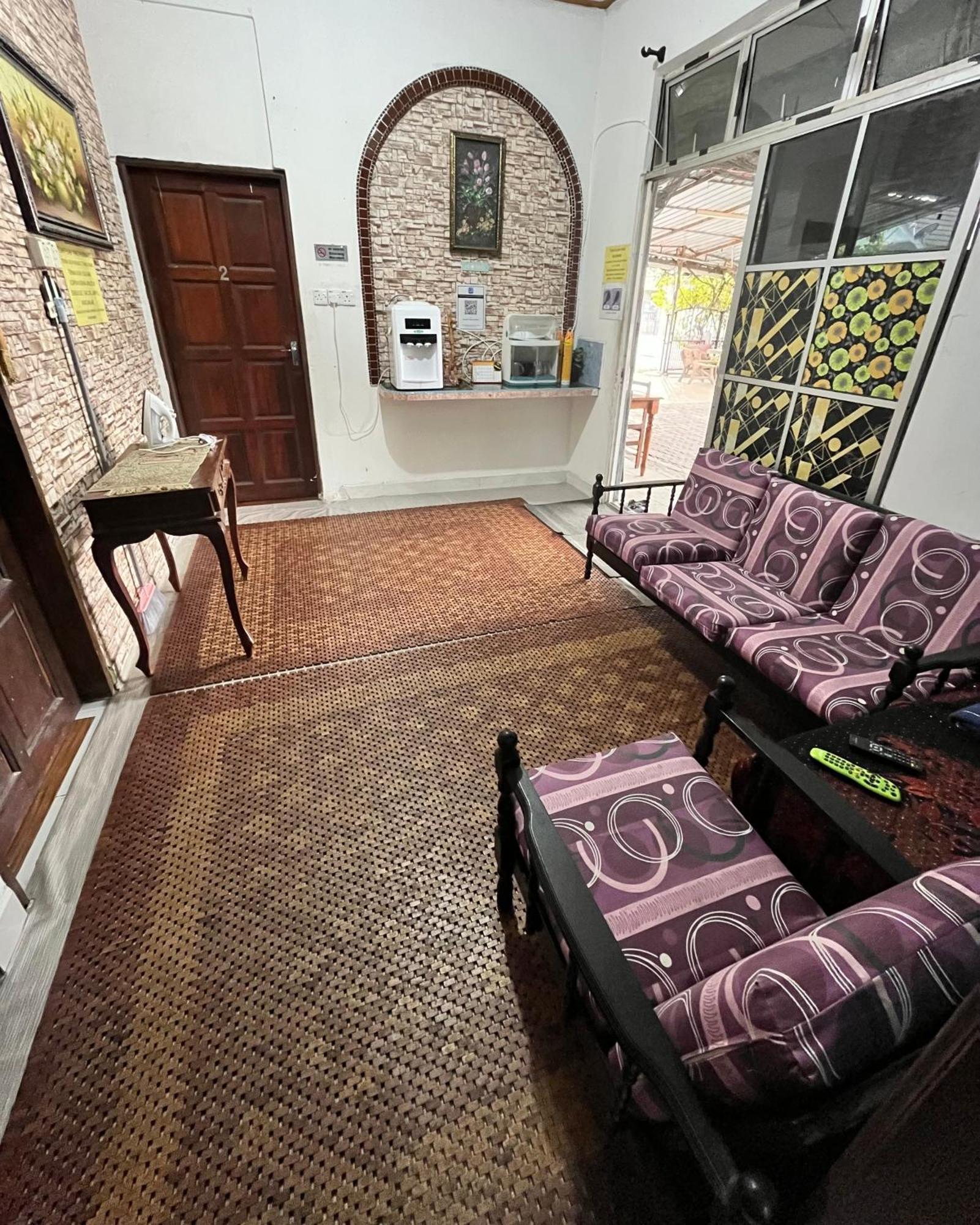 Roomstay Kuala Nerus Gated Parking - 6M To Beach & 15M To Drawbridge Куала-Тренгану Екстер'єр фото